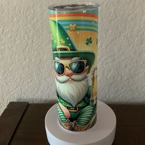 St Patrick’s Day Leprechaun 20 oz Straight Skinny
Tumbler with Plastic L…